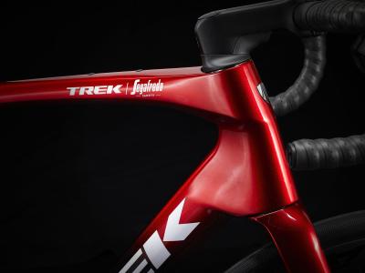 Trek Domane SLR 7 62 Metallic Red Smoke to Blue Smoke F Produktbild 5