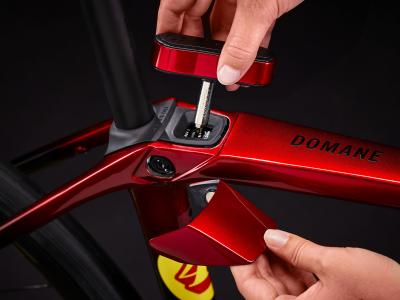 Trek Domane SLR 6 54 Metallic Red Smoke to Blue Smoke F Produktbild 8