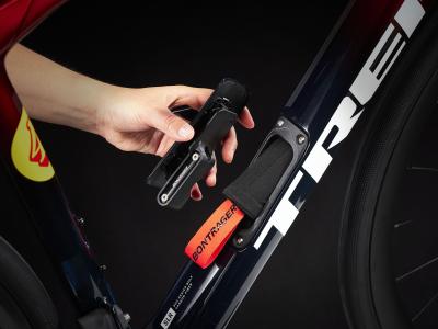 Trek Domane SLR 6 AXS 52 Metallic Red Smoke to Blue Smo Produktbild 4