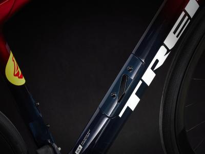 Trek Domane SLR 9 54 Metallic Red Smoke to Blue Smoke F Produktbild 3