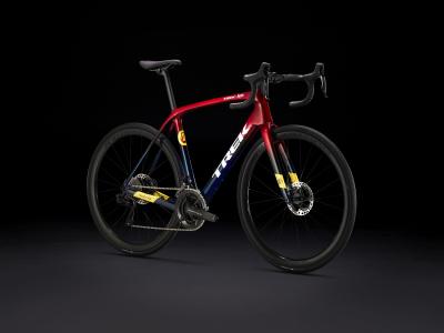 Trek Domane SLR 9 62 Metallic Red Smoke to Blue Smoke F Produktbild 1