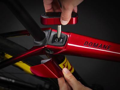 Trek Domane SLR 9 eTap 52 Metallic Red Smoke to Blue Sm Produktbild 8