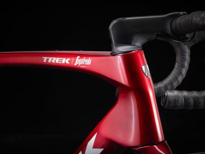 Trek Domane SLR 9 eTap 60 Metallic Red Smoke to Blue Sm Produktbild 5