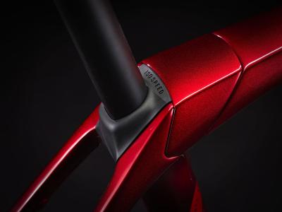 Trek Domane SLR 9 AXS 60 Metallic Red Smoke to Red Carb Produktbild 6