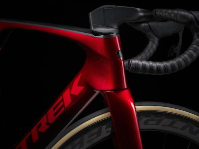 Trek Madone SLR 9 AXS 60 Metallic Red Smoke to Red Carb Produktbild 3