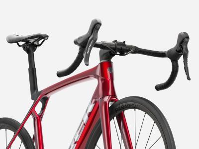 Trek Madone SL 5 S Gloss Fury Red/Matte Deep Smoke Produktbild 4