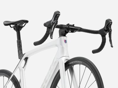 Trek Madone SL 5 L Gloss Crystal White/Matte Deep Smoke Produktbild 4